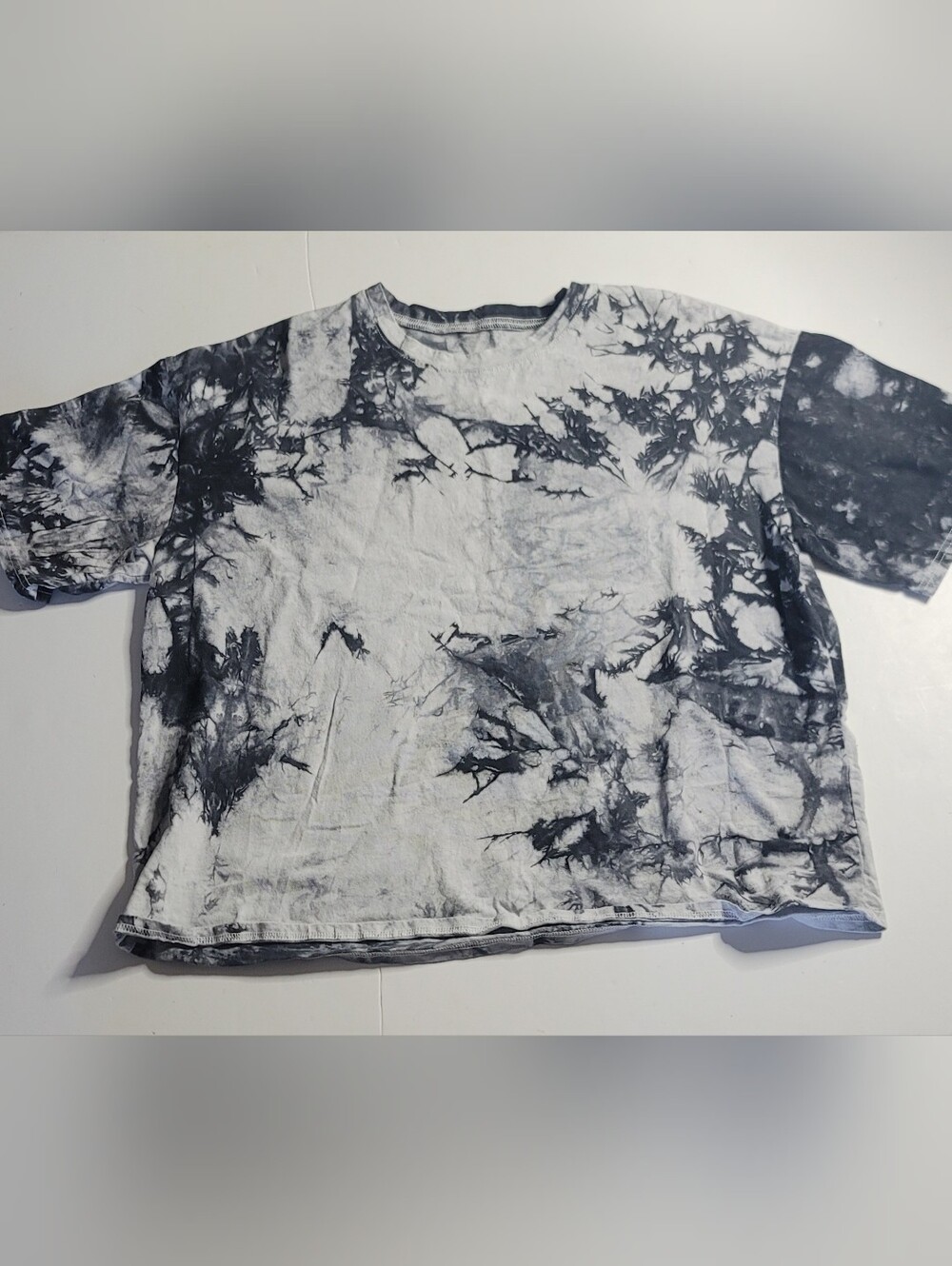 Ovwrsized Tie-Dye Short Sleeve Crewneck Shirt - Large